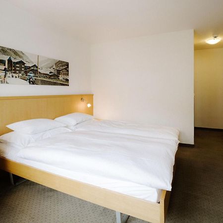 Alpine Hotel Perren Zermatt Bagian luar foto