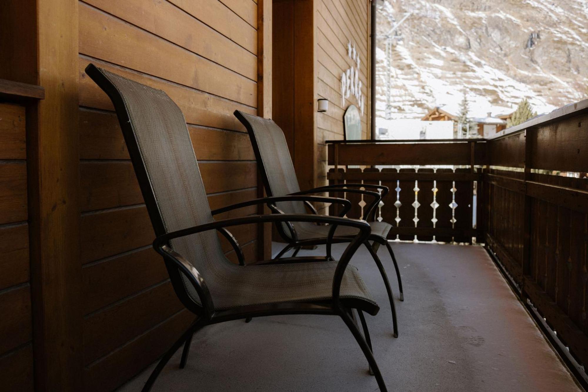 Alpine Hotel Perren Zermatt Bagian luar foto