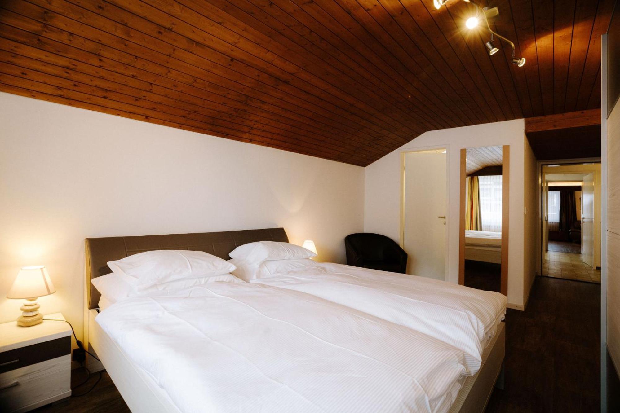 Alpine Hotel Perren Zermatt Bagian luar foto