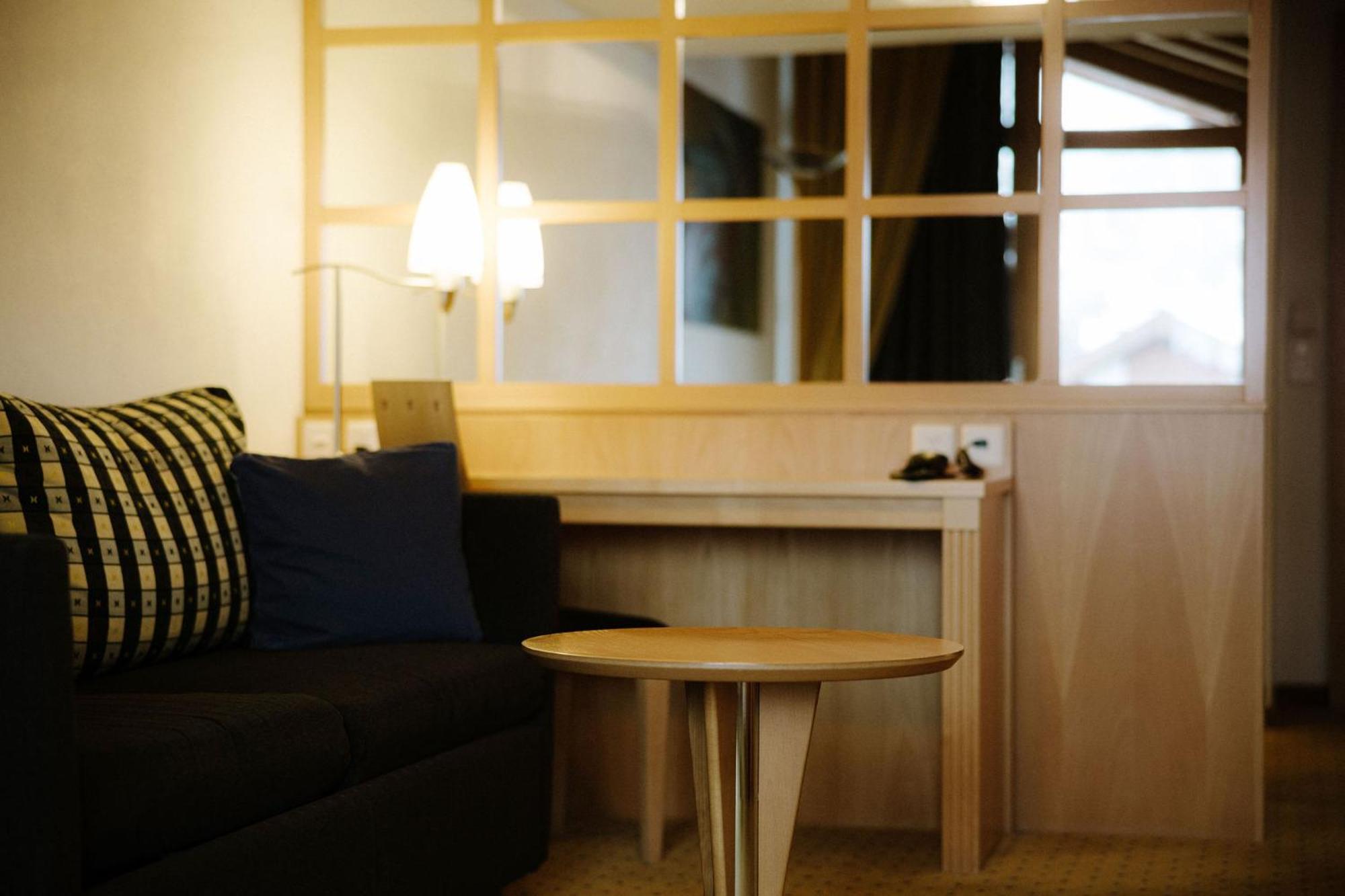 Alpine Hotel Perren Zermatt Bagian luar foto