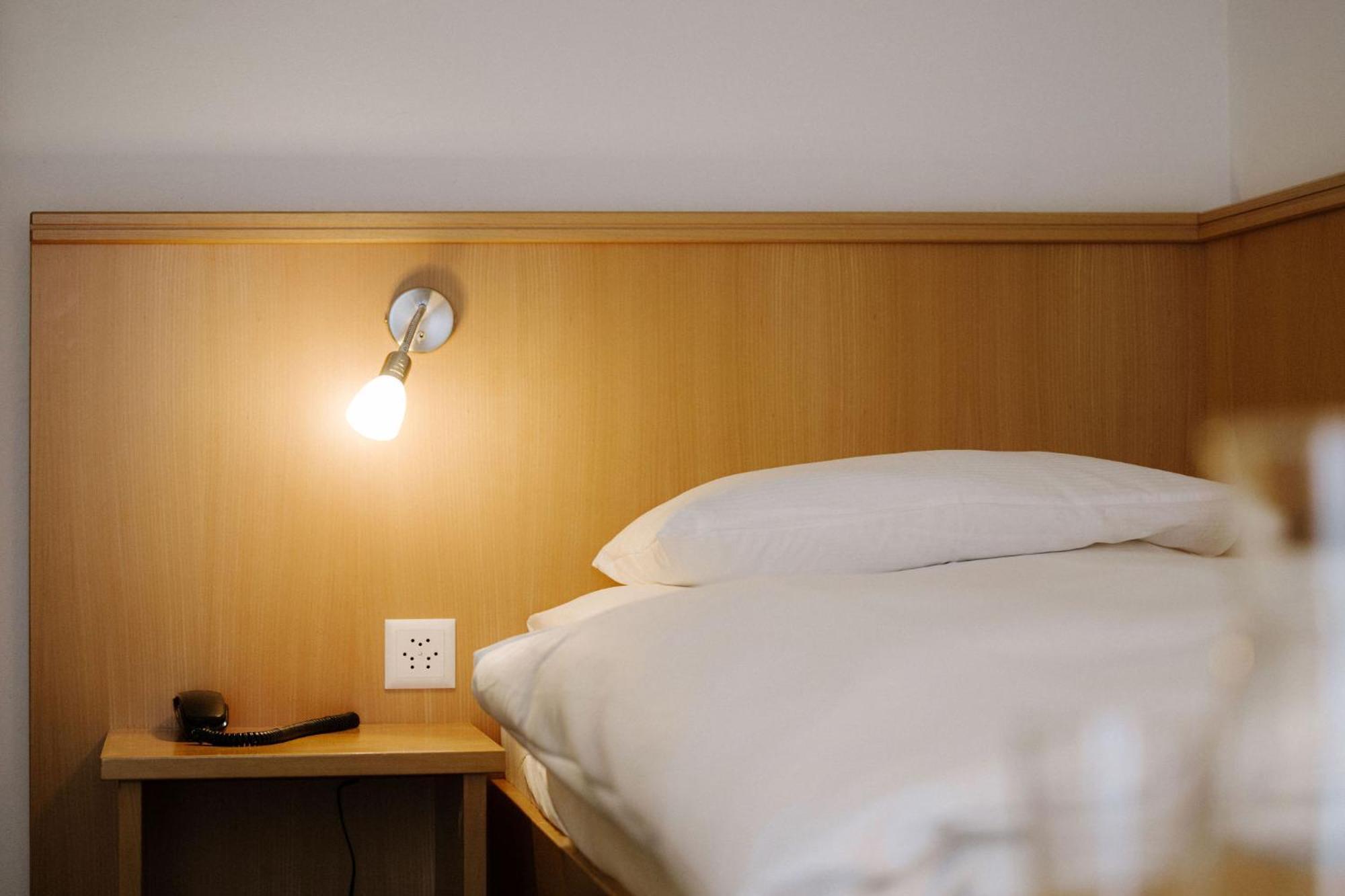 Alpine Hotel Perren Zermatt Bagian luar foto