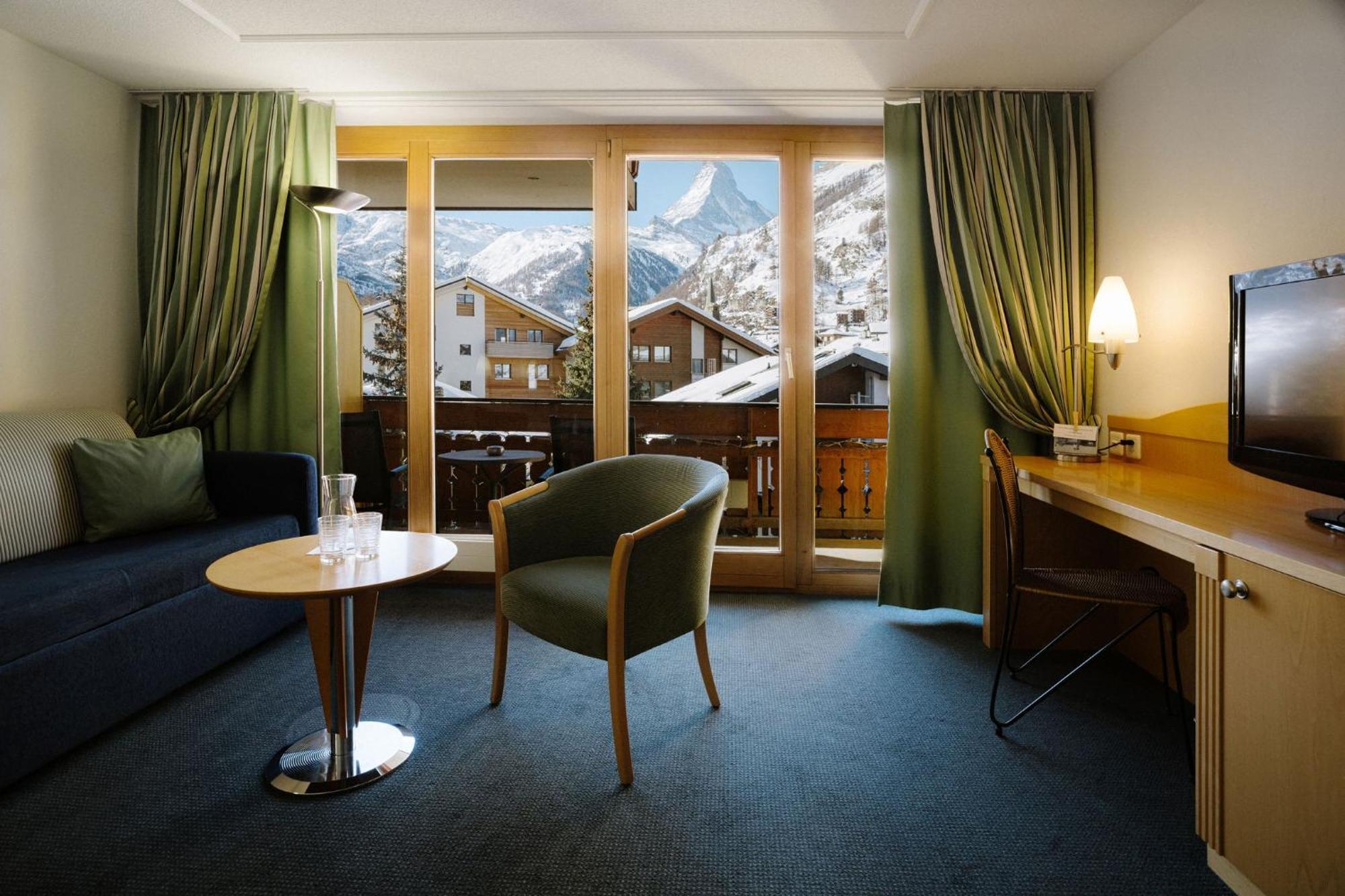 Alpine Hotel Perren Zermatt Bagian luar foto